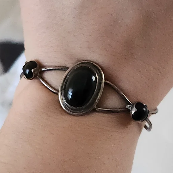 Vintage Native American Black/Blue Tigers Eye and Onyx Cuff Bracelet - Picture 10 of 12